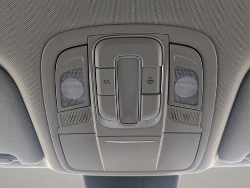 Used 2020 Hyundai Santa Fe SE FWD image 19
