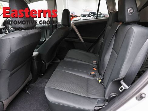 Used 2018 Toyota RAV4 LE w/ All Weather Liner Package FWD image 20