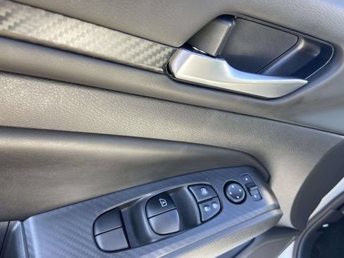 Used 2024 Nissan Altima 2.5 SV w/ SV Premium Package FWD image 12