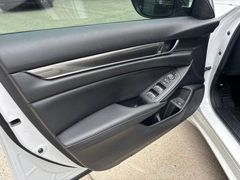 Used 2022 Honda Accord Sport image 25