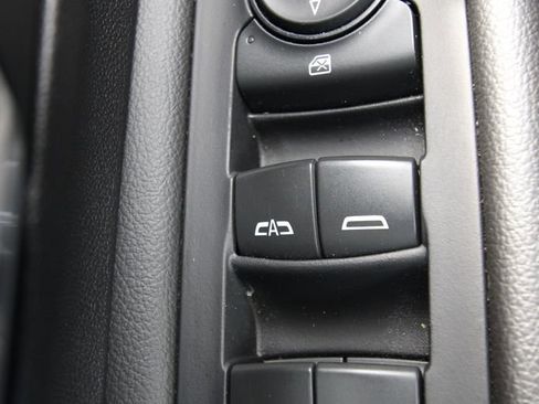 Used 2024 GMC Terrain SLT FWD image 22