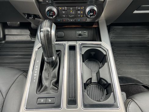 Used 2015 Ford F150 Platinum w/ Equipment Group 701A Luxury AWD/4WD image 40
