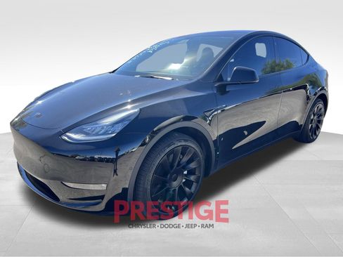 Used 2022 Tesla Model Y Long Range AWD/4WD image 10