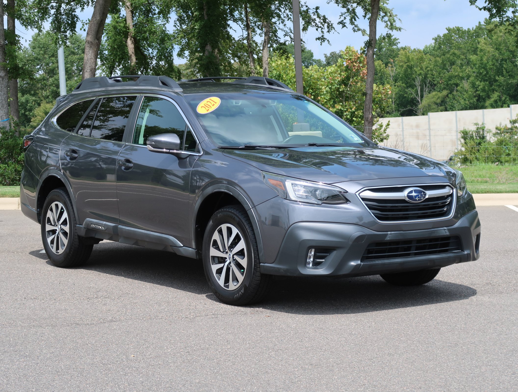 Used 2021 Subaru Outback Premium AWD/4WD image 1