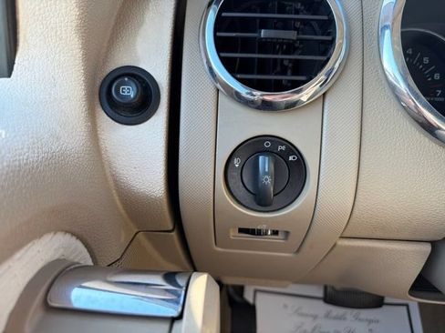 Used 2008 Ford Explorer XLT RWD image 26