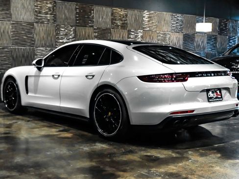 Used 2018 Porsche Panamera 4 AWD/4WD image 11