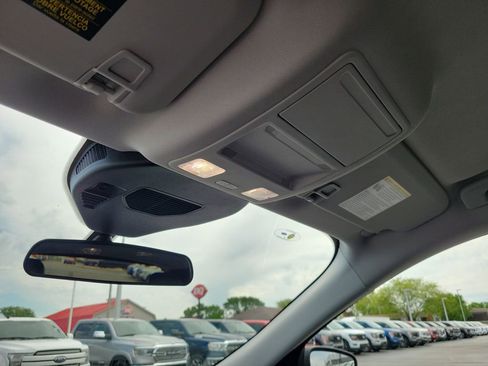 Certified 2025 Ford Escape SE FWD image 30