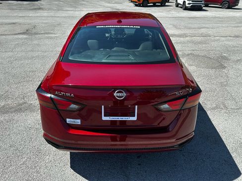 Used 2024 Nissan Altima 2.5 SV FWD image 4