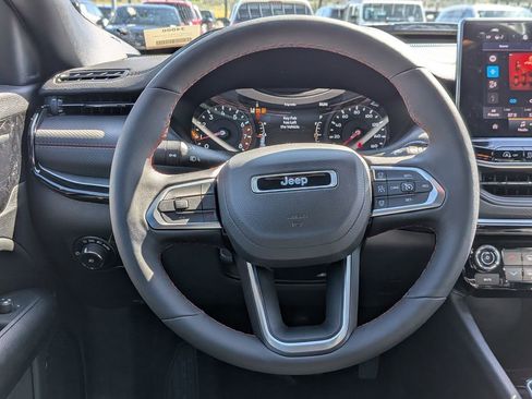 New 2026 Jeep Compass Trailhawk w/ Trailer Tow Group AWD/4WD image 17