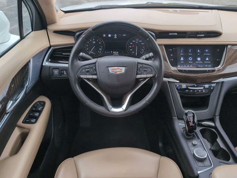 Used 2024 Cadillac XT6 Premium Luxury w/ Platinum Package AWD/4WD image 11