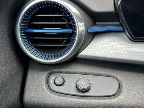 Certified 2024 Chevrolet Trax LT image 32