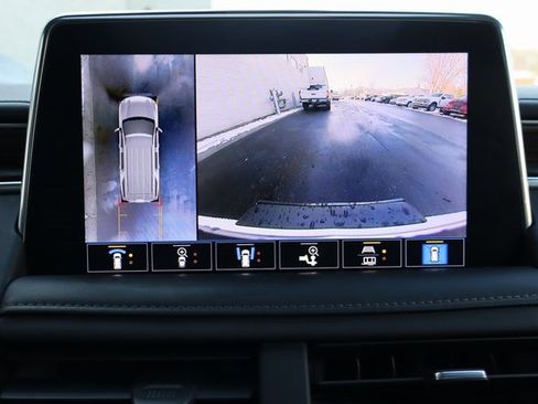 Used 2021 Chevrolet Suburban High Country image 9