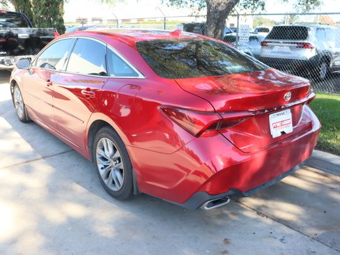 Used 2022 Toyota Avalon XLE image 8
