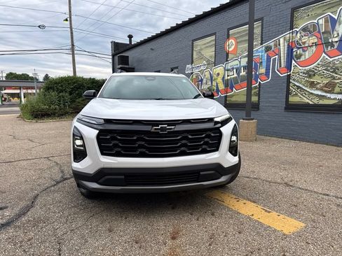 New 2027 Chevrolet Equinox LT w/ Convenience Package II AWD/4WD image 2
