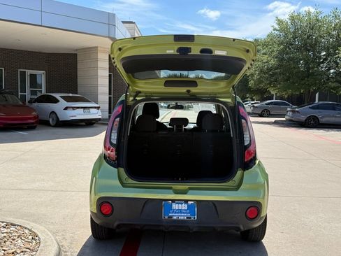 Used 2017 Kia Soul FWD image 5