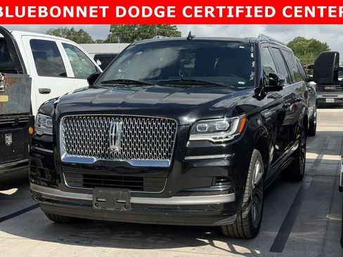 Used 2024 Lincoln Navigator L 4WD image 11