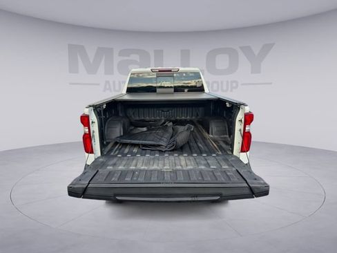 Certified 2022 Chevrolet Silverado 1500 RST w/ Redline Edition AWD/4WD image 19