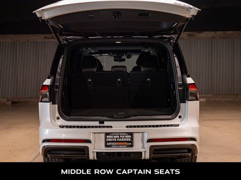 Used 2025 INFINITI QX80 Autograph w/ Autograph Exterior Package image 9