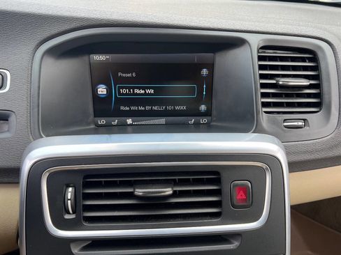 Used 2015 Volvo V60 T5 Premier Plus image 11