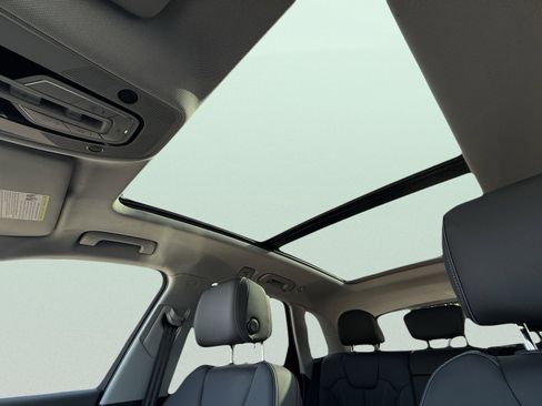 Used 2024 Audi Q5 e Premium w/ Convenience Package image 51