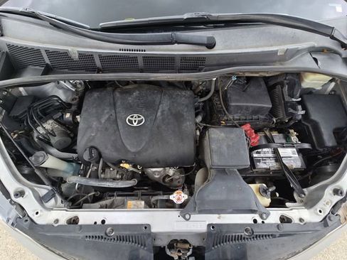 Used 2017 Toyota Sienna SE w/ SE Preferred Package image 32