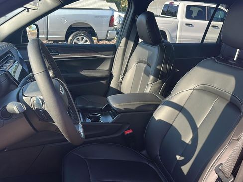 New 2025 Jeep Grand Cherokee L Limited w/ Black Appearance Package image 15