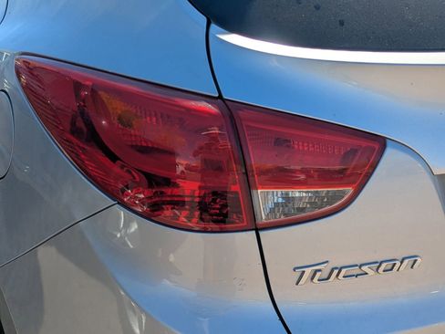 Used 2014 Hyundai Tucson SE image 9