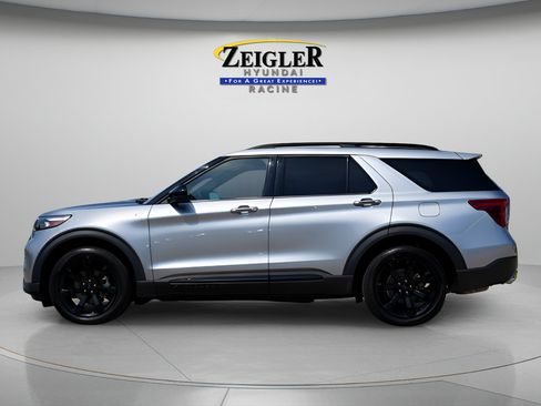 Used 2024 Ford Explorer ST-Line w/ Class IV Trailer Tow Package AWD/4WD image 4