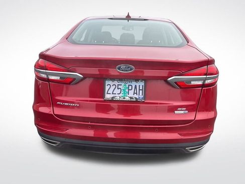 Used 2020 Ford Fusion SE image 6