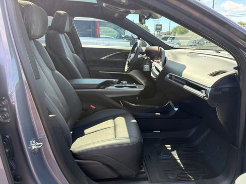 Certified 2024 Cadillac Lyriq Luxury AWD/4WD image 21