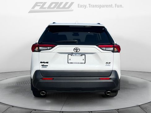 Used 2025 Toyota RAV4 XLE w/ Convenience Package FWD image 8