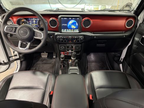 Used 2023 Jeep Gladiator Rubicon w/ LED Lighting Group image 4