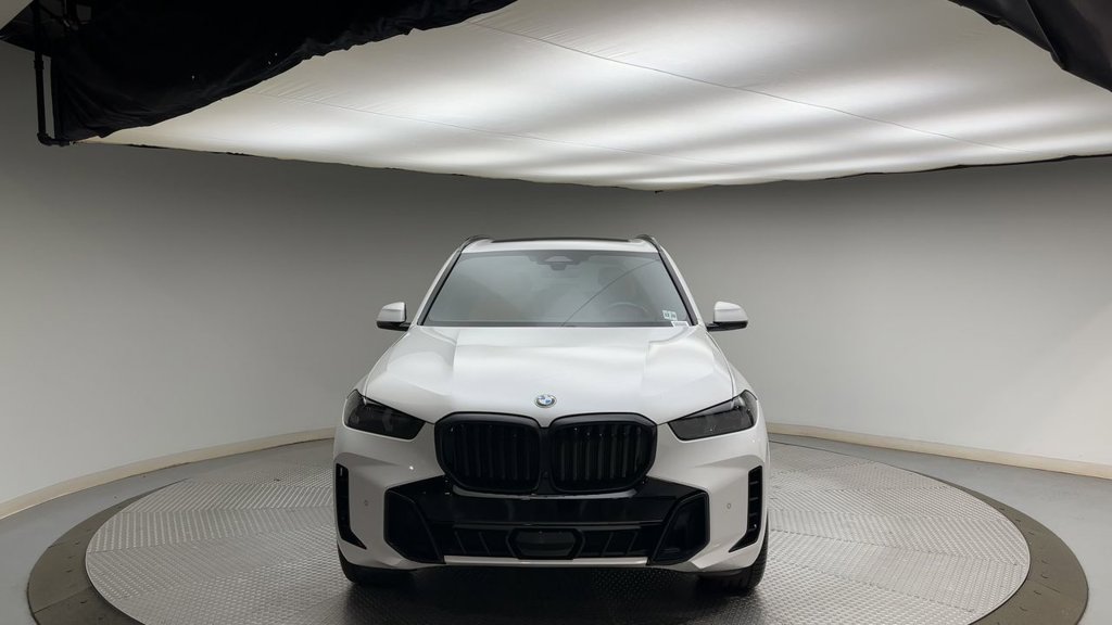 Used 2024 BMW X5 xDrive40i w/ M Sport Package AWD/4WD image 7