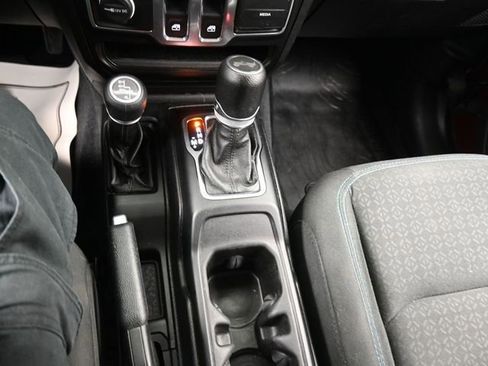 Used 2021 Jeep Wrangler Sport image 11