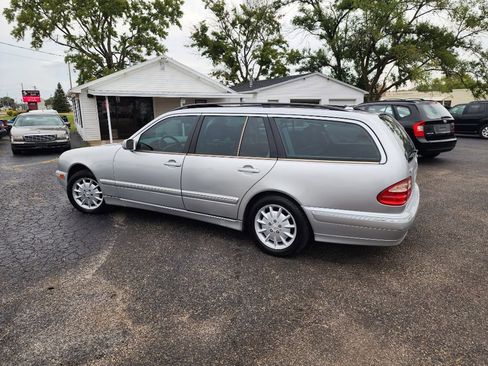 Used 2000 Mercedes-Benz E 320 4MATIC Wagon image 8
