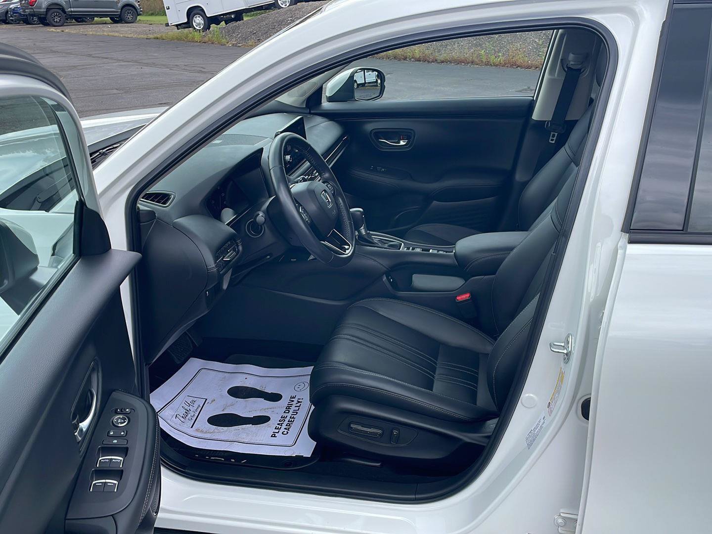 Used 2024 Honda HR-V EX-L image 10