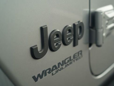 Used 2020 Jeep Wrangler Unlimited Sport image 38