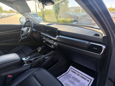 Used 2025 Kia Telluride S AWD/4WD image 11