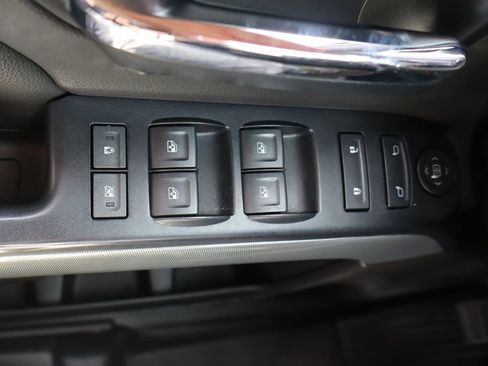 Used 2018 Chevrolet Silverado 1500 LT w/ All Star Edition AWD/4WD image 9