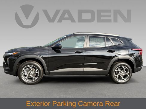 Used 2025 Chevrolet Trax LT w/ LT Convenience Package FWD image 7