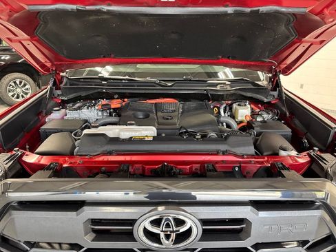 Used 2025 Toyota Tundra Platinum AWD/4WD image 83