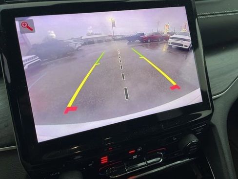 Used 2023 Jeep Grand Cherokee Limited image 22