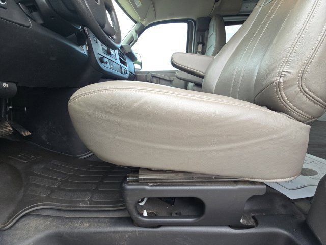 Certified 2017 Chevrolet Express 2500 RWD image 18