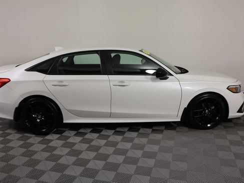 Used 2023 Honda Civic Sport image 9