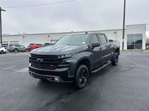 Used 2020 Chevrolet Silverado 1500 LT Trail Boss w/ Convenience Package image 3