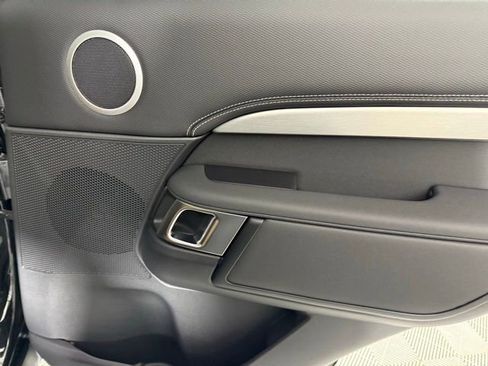 Certified 2025 Land Rover Discovery Dynamic SE image 27