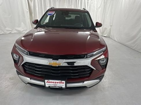 Used 2025 Chevrolet TrailBlazer LT w/ Driver Confidence Package image 8