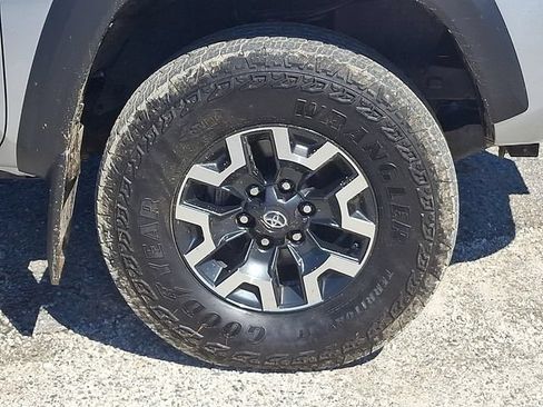 Used 2023 Toyota Tacoma TRD Off-Road AWD/4WD image 25