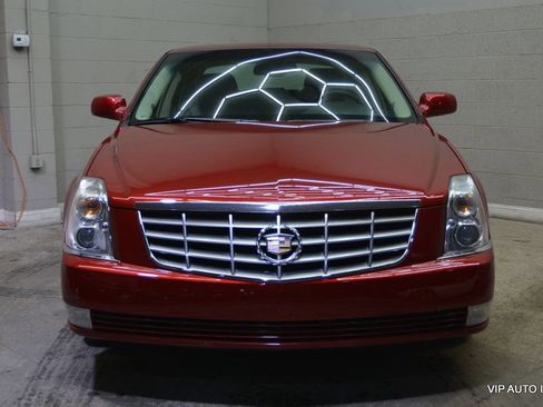 Used 2010 Cadillac DTS image 5