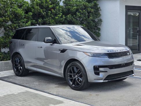 Used 2025 Land Rover Range Rover Sport Dynamic SE AWD/4WD image 2
